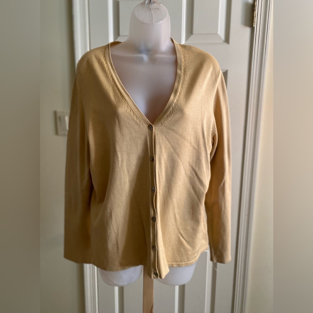 Izod - Woman’s gold color long sleeve silk blend v-neck cardigan sweater Size: L